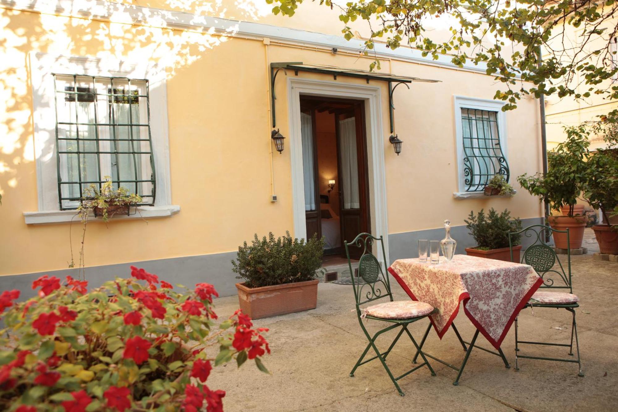 Villa La Dogana B&B Di Charme - Historic Villa With A Beautiful Garden Lucques Extérieur photo