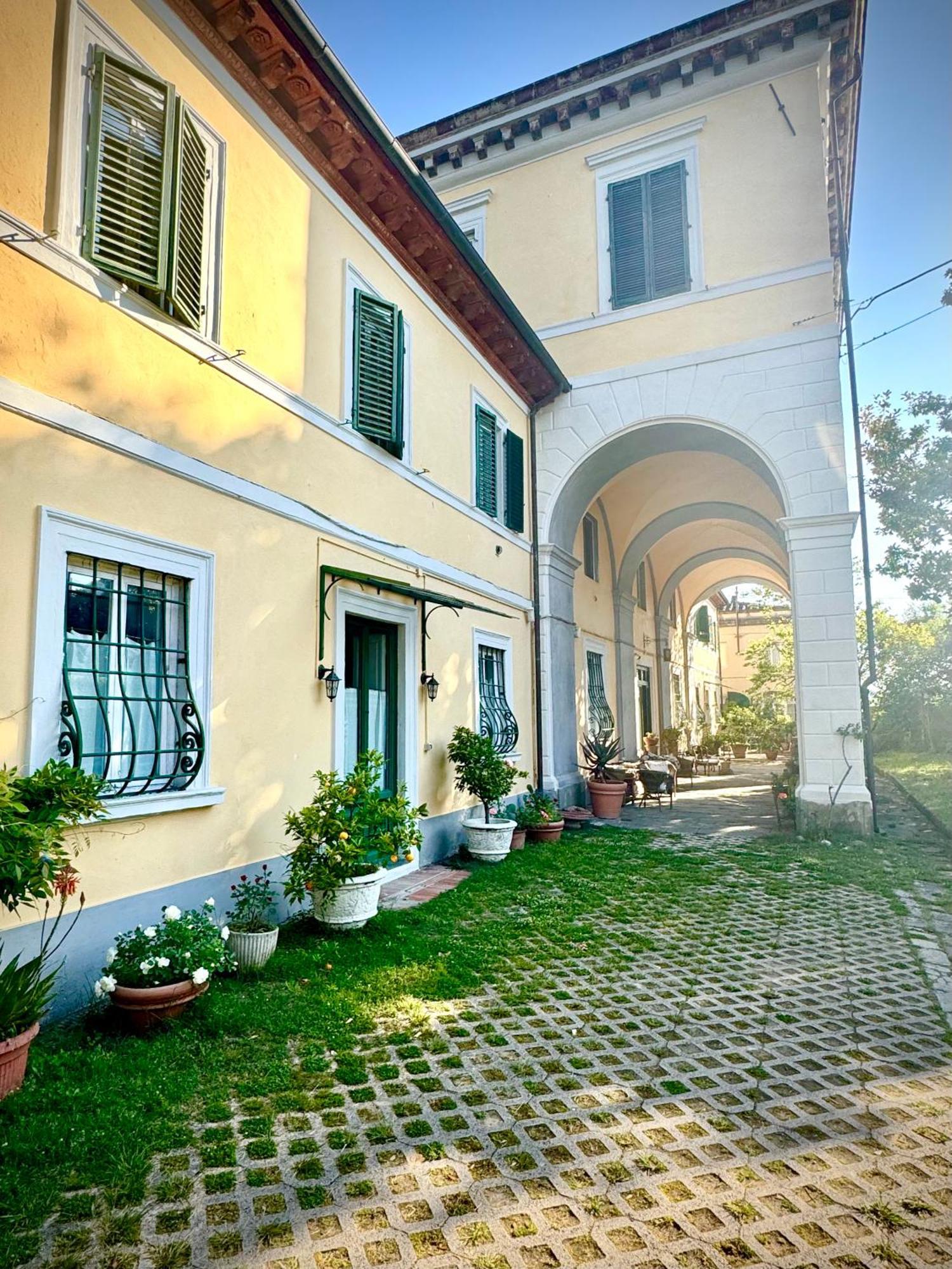 Villa La Dogana B&B Di Charme - Historic Villa With A Beautiful Garden Lucques Extérieur photo